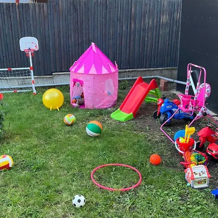 بيت ضيافة Radel House