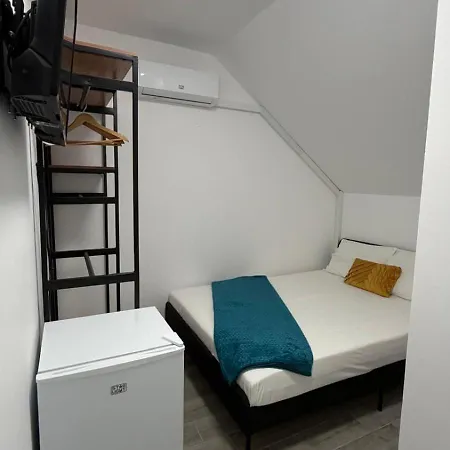 بيت ضيافة Radel House كوستِنيست
