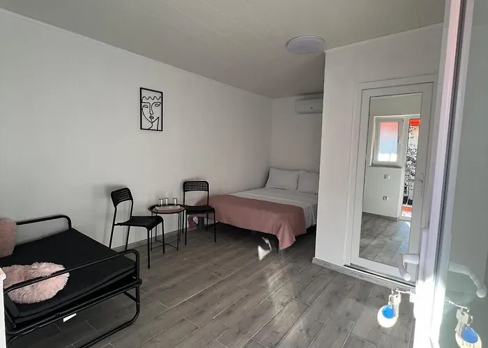 Radel House كوستِنيست